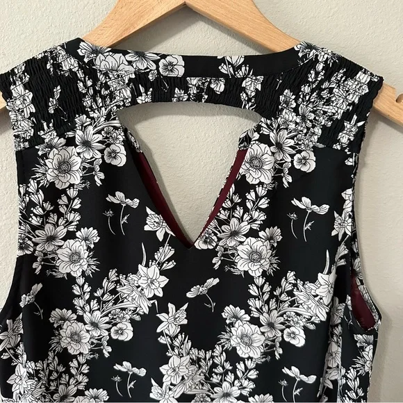 41 Hawthorn Black & White Floral Tank Top Size Medium EUC Stitch Fix - Picture 12 of 14